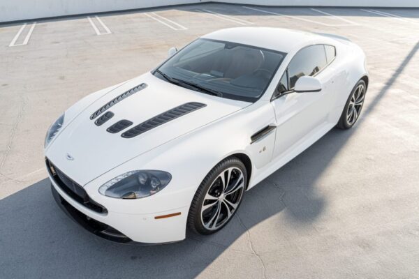 2017 Aston Martin V12 Vantage S *Unicorn*
