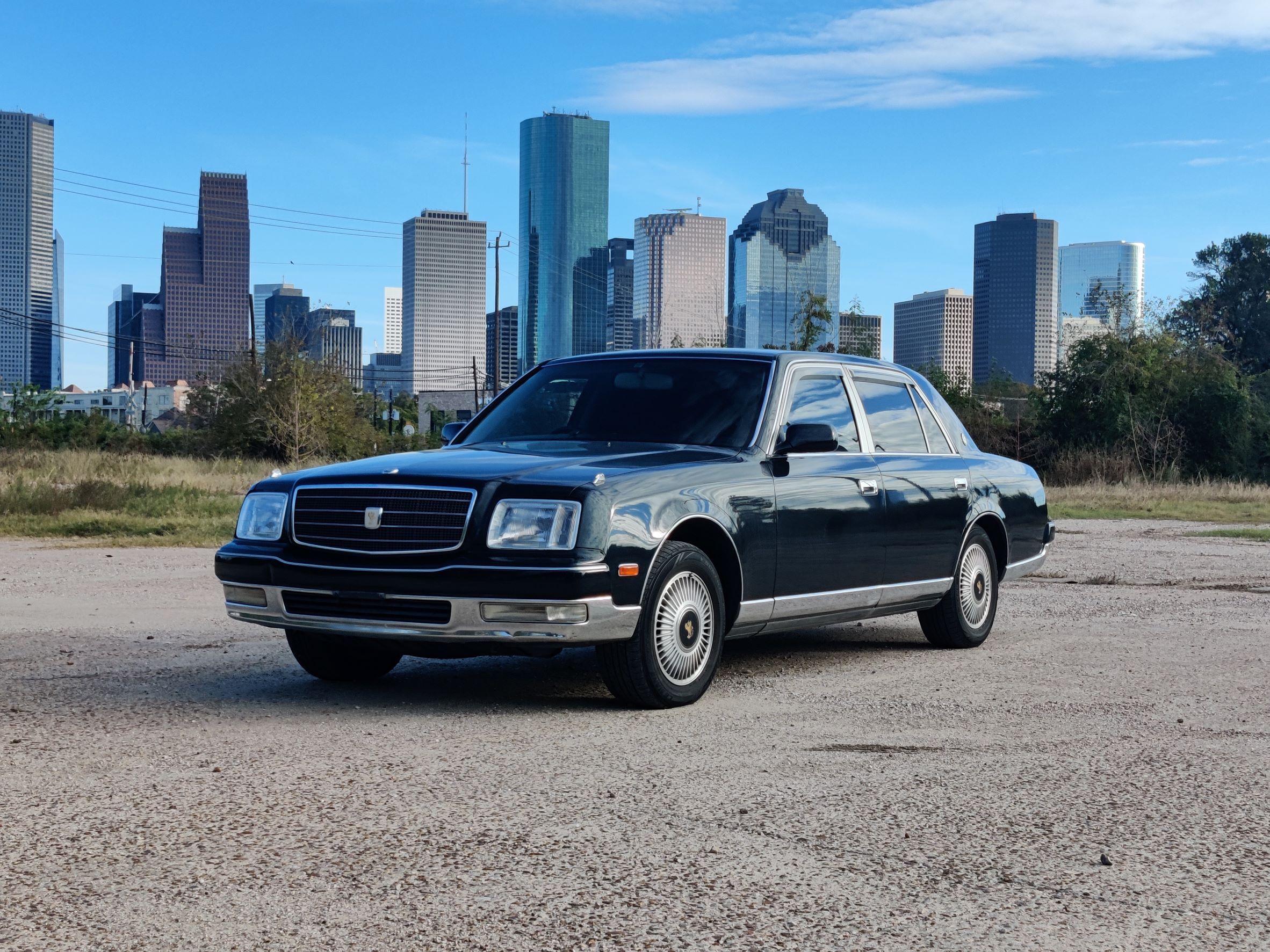 1997 Toyota Century V12 Classic JDM import. Dual EMV package